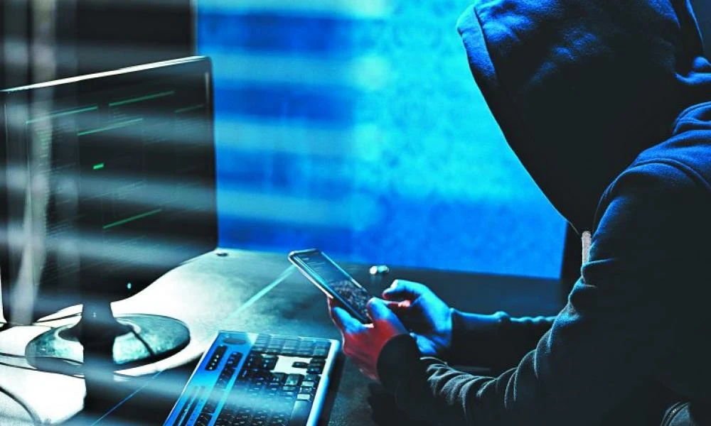 Αναταραχές μετά τις ρωσικές υποκλοπές και σαμπάνιες στη Μόσχα